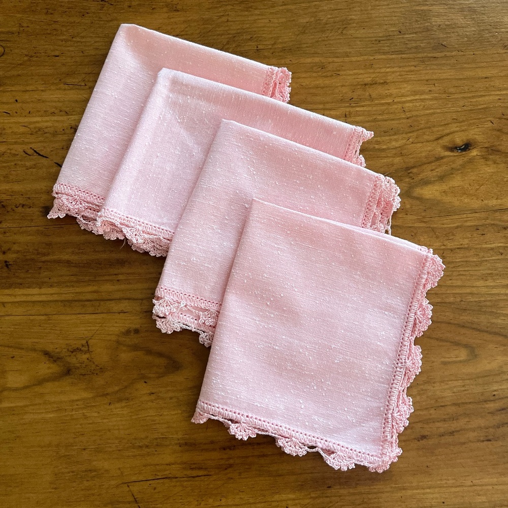 SOLD - Vintage Pink Linen Napkins with Crocheted Edges - Set of 4 - Picture 1 of 11